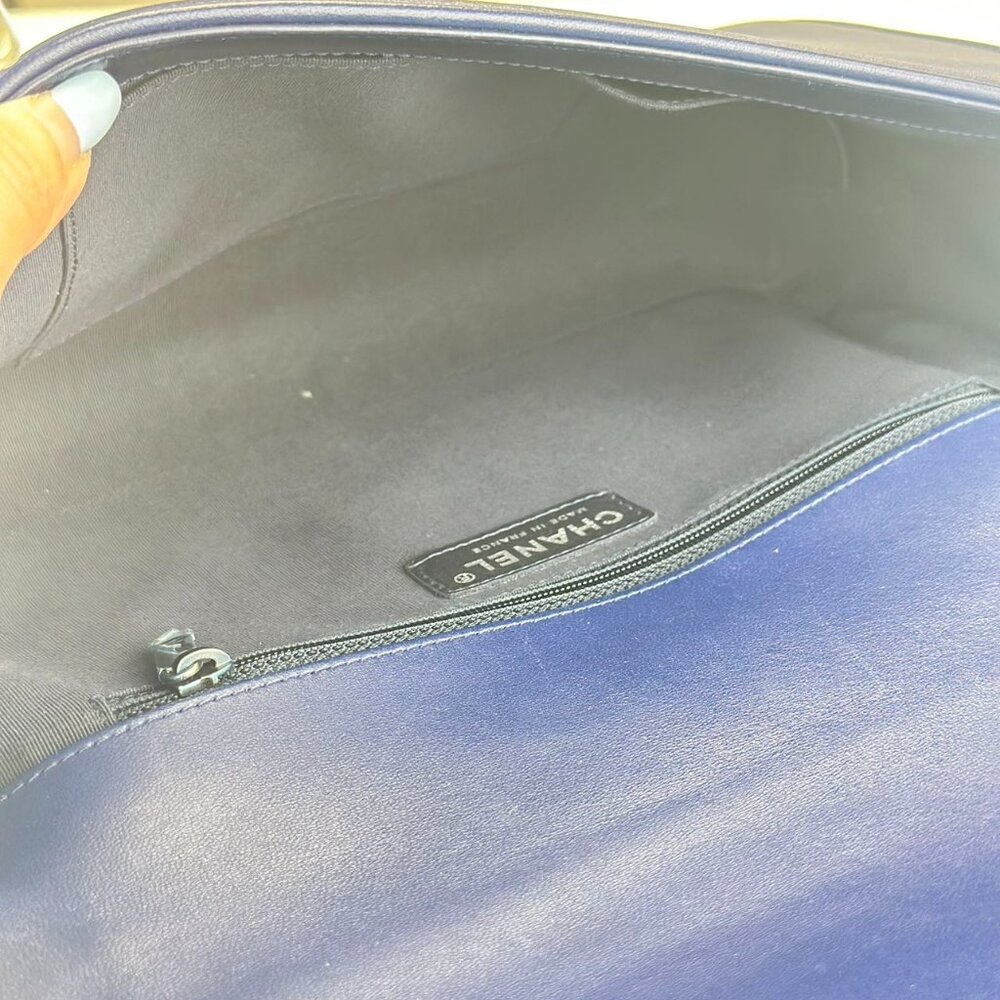 Chanel Blue Leather Lambskin Medium Large Boy Bag Shoulder Bag Crossbody - Picture 7 of 7